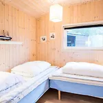 6 Person In Henne Сasa de vacaciones