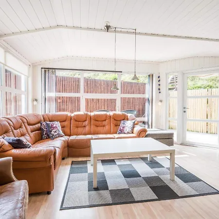 6 Person In Henne Vakantiehuis *