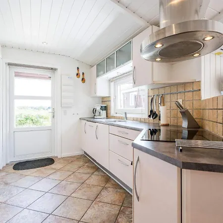 6 Person In Henne Holiday home Henne Strand