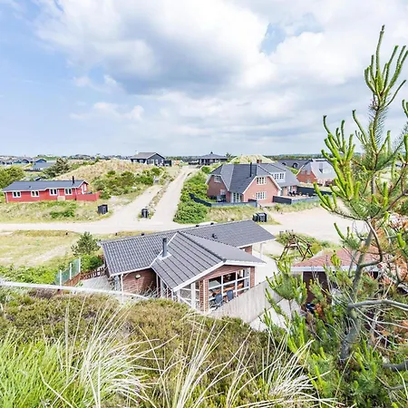 6 Person In Henne Feriehus