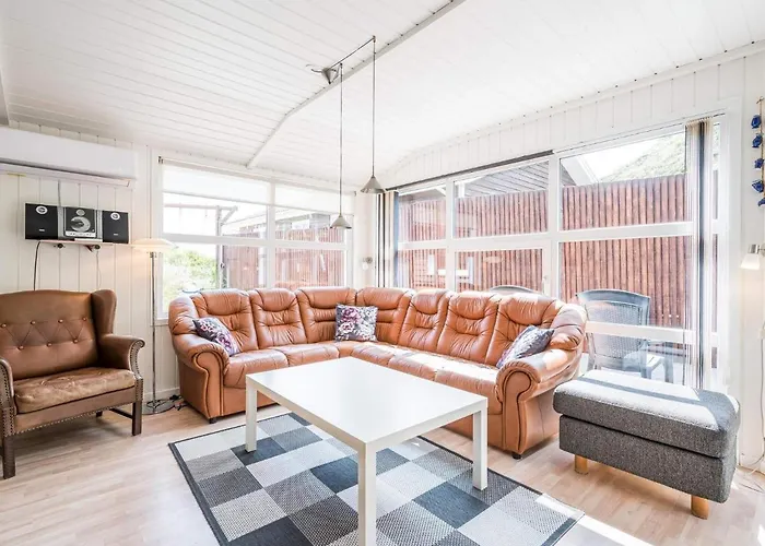 別荘 6 Person In Henne